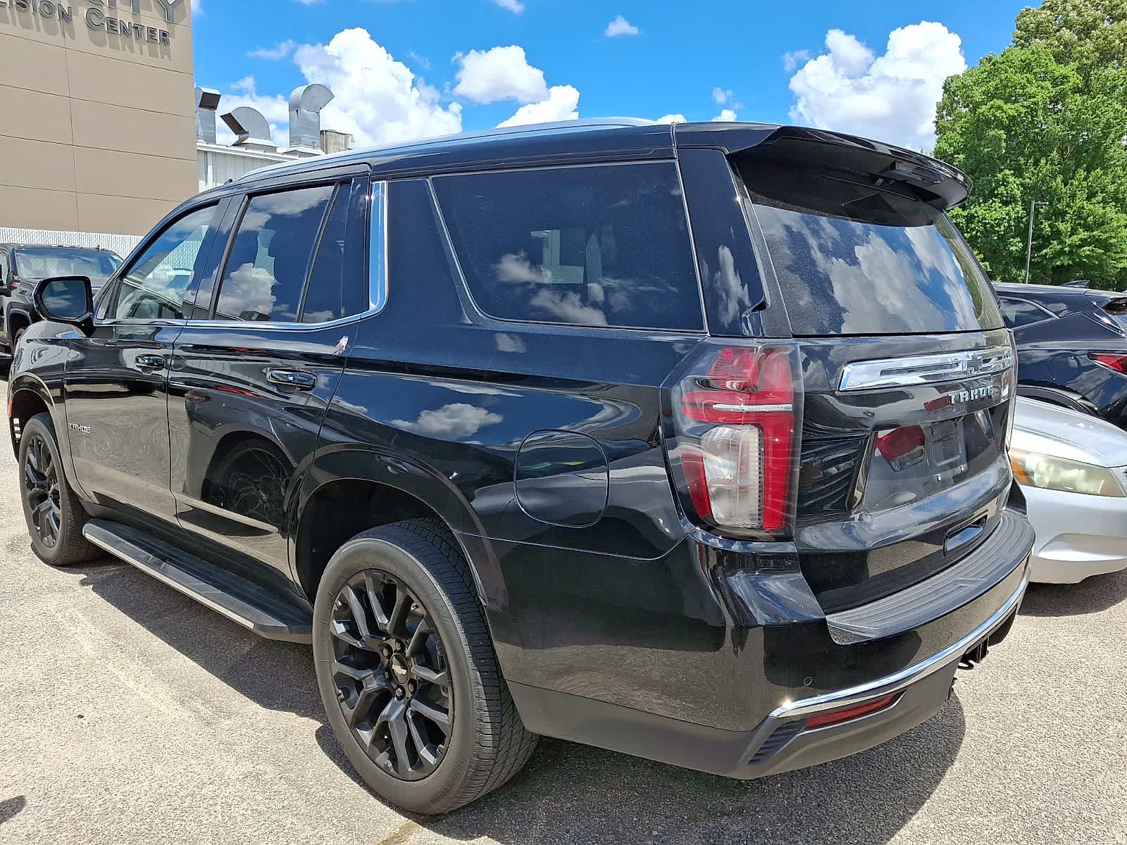Thumbnail: 2023 Chevrolet Tahoe - 4