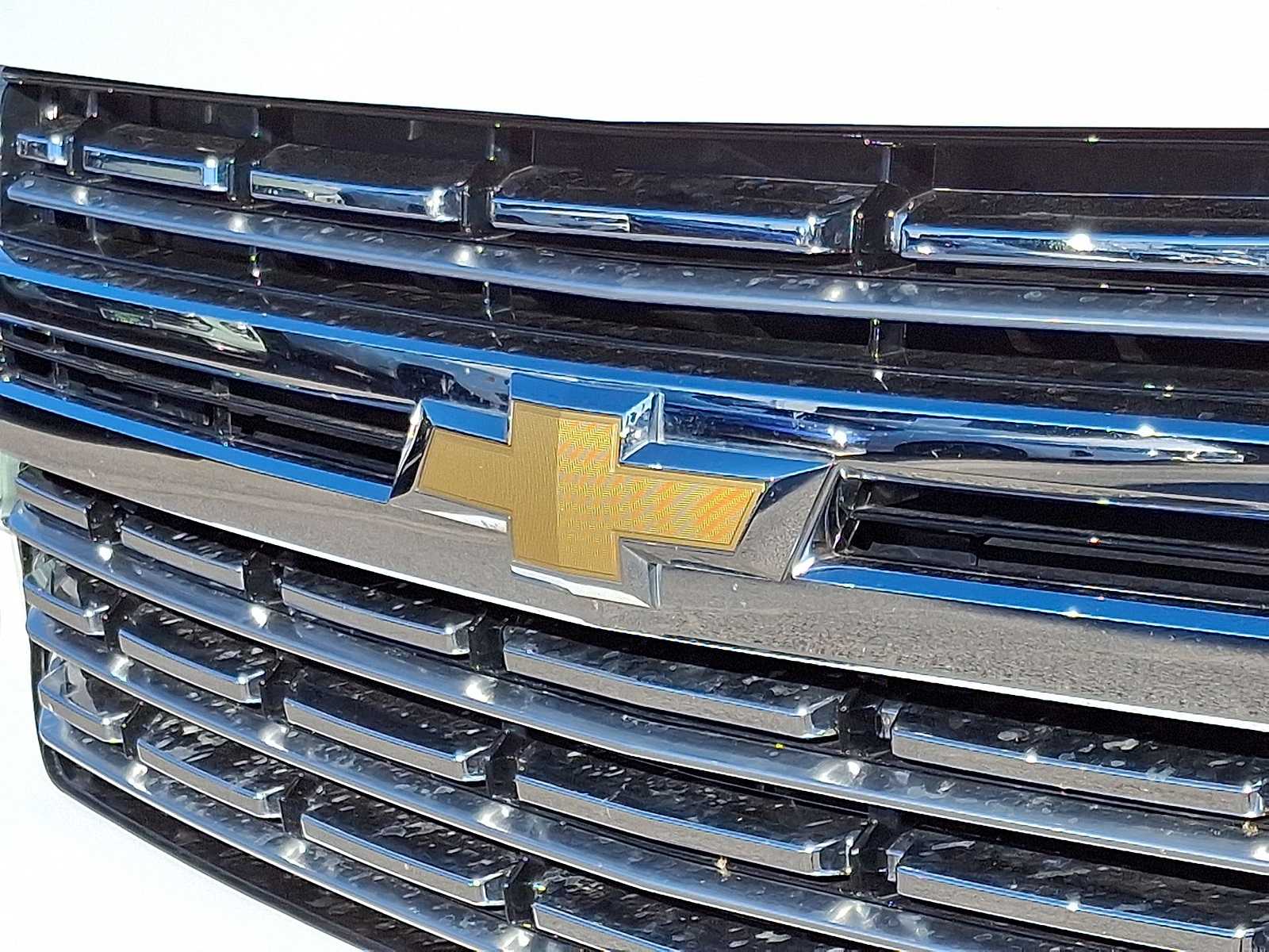 Thumbnail: 2023 Chevrolet Suburban - 36