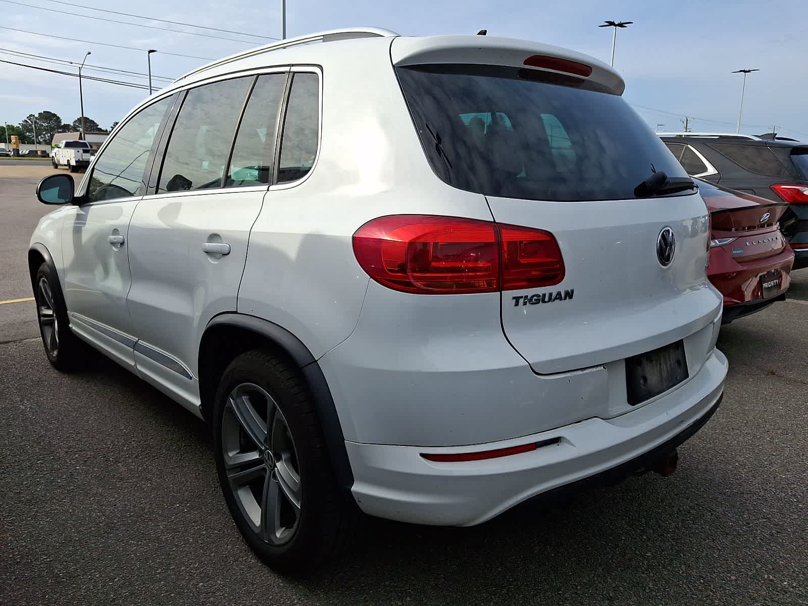Thumbnail: 2017 Volkswagen Tiguan - 4