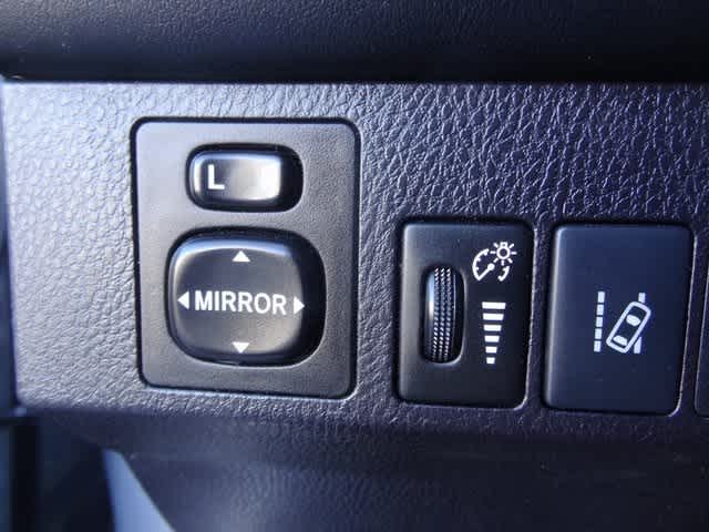 Thumbnail: 2017 Toyota RAV4 - 18