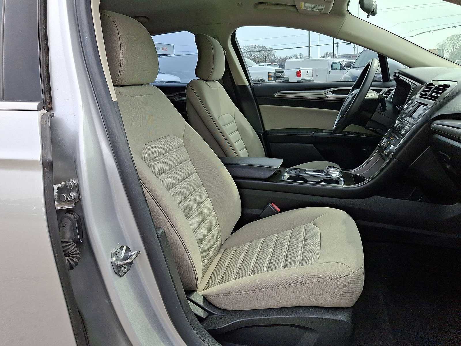 Thumbnail: 2018 Ford Fusion - 31