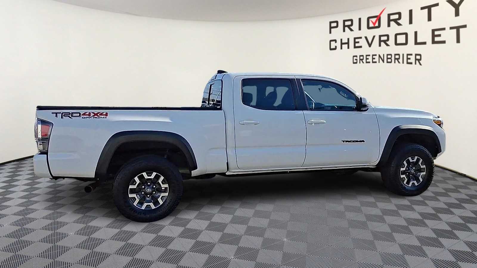 Thumbnail: 2023 Toyota Tacoma - 9