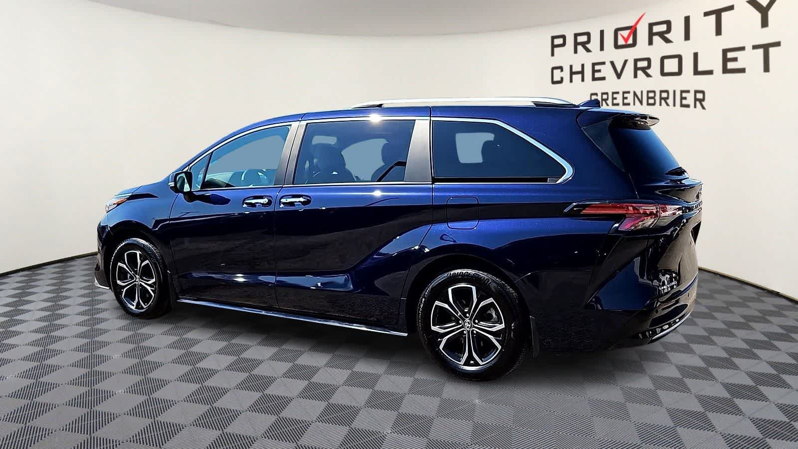 Thumbnail: 2025 Toyota Sienna - 6