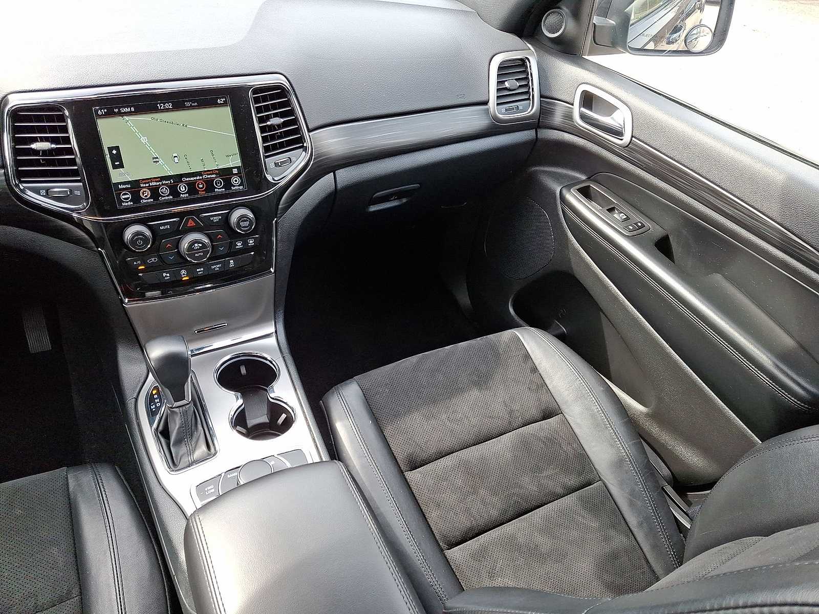 Thumbnail: 2022 Jeep Grand Cherokee - 12