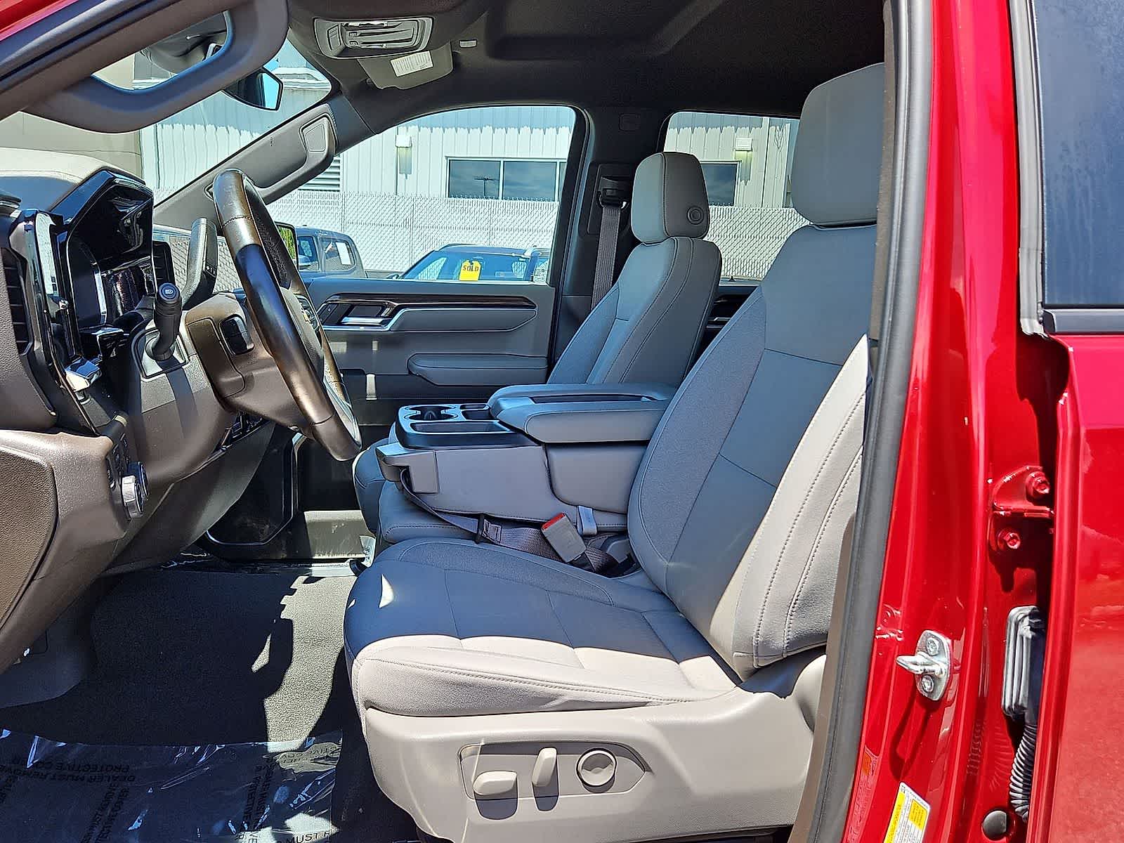 Thumbnail: 2023 Chevrolet Silverado 1500 - 24