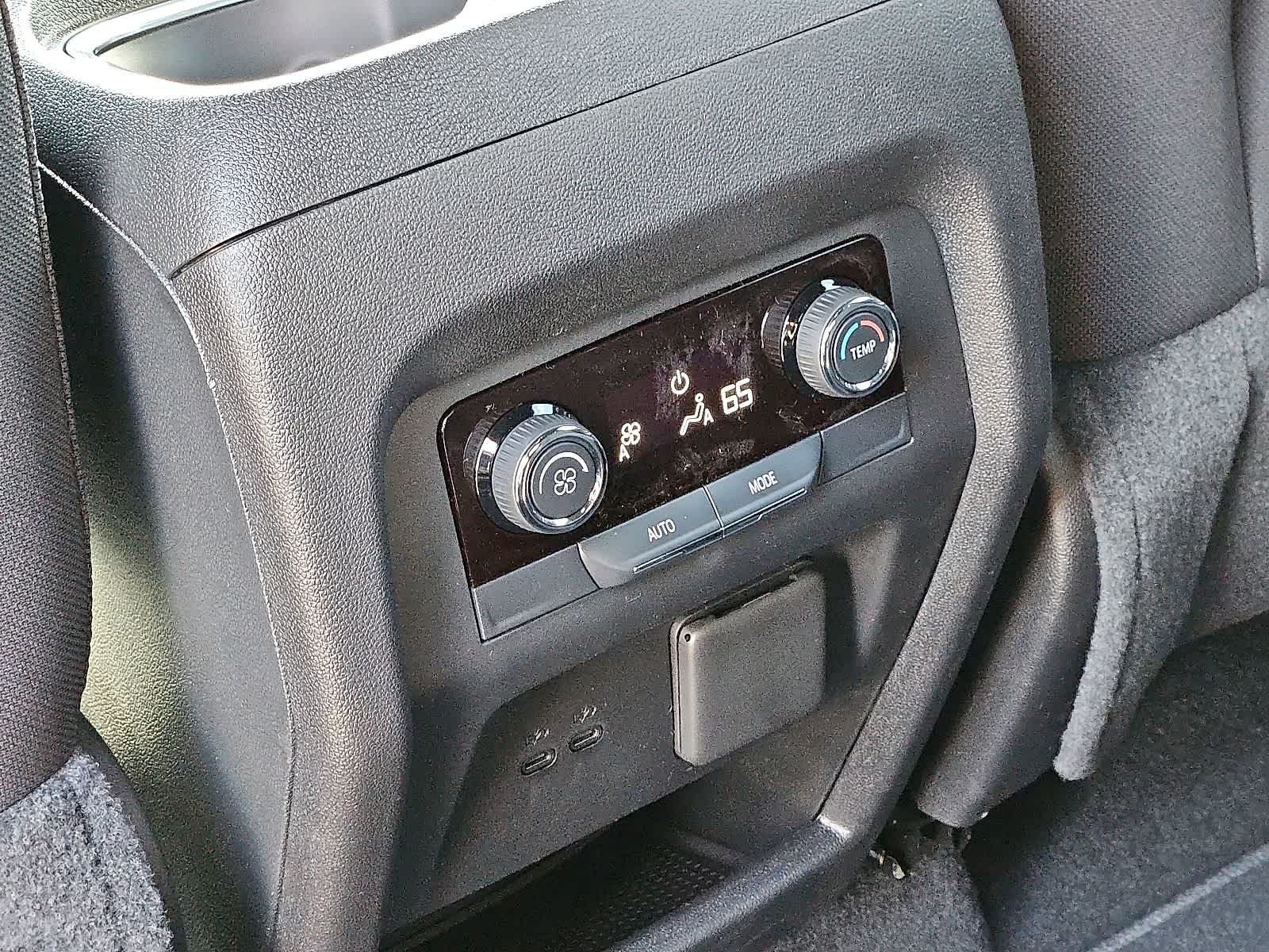 Thumbnail: 2025 Chevrolet Traverse - 21