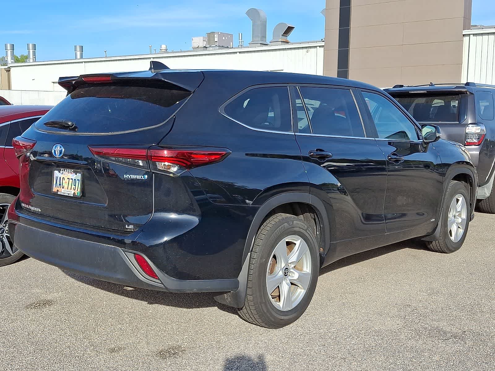 Thumbnail: 2023 Toyota Highlander - 3