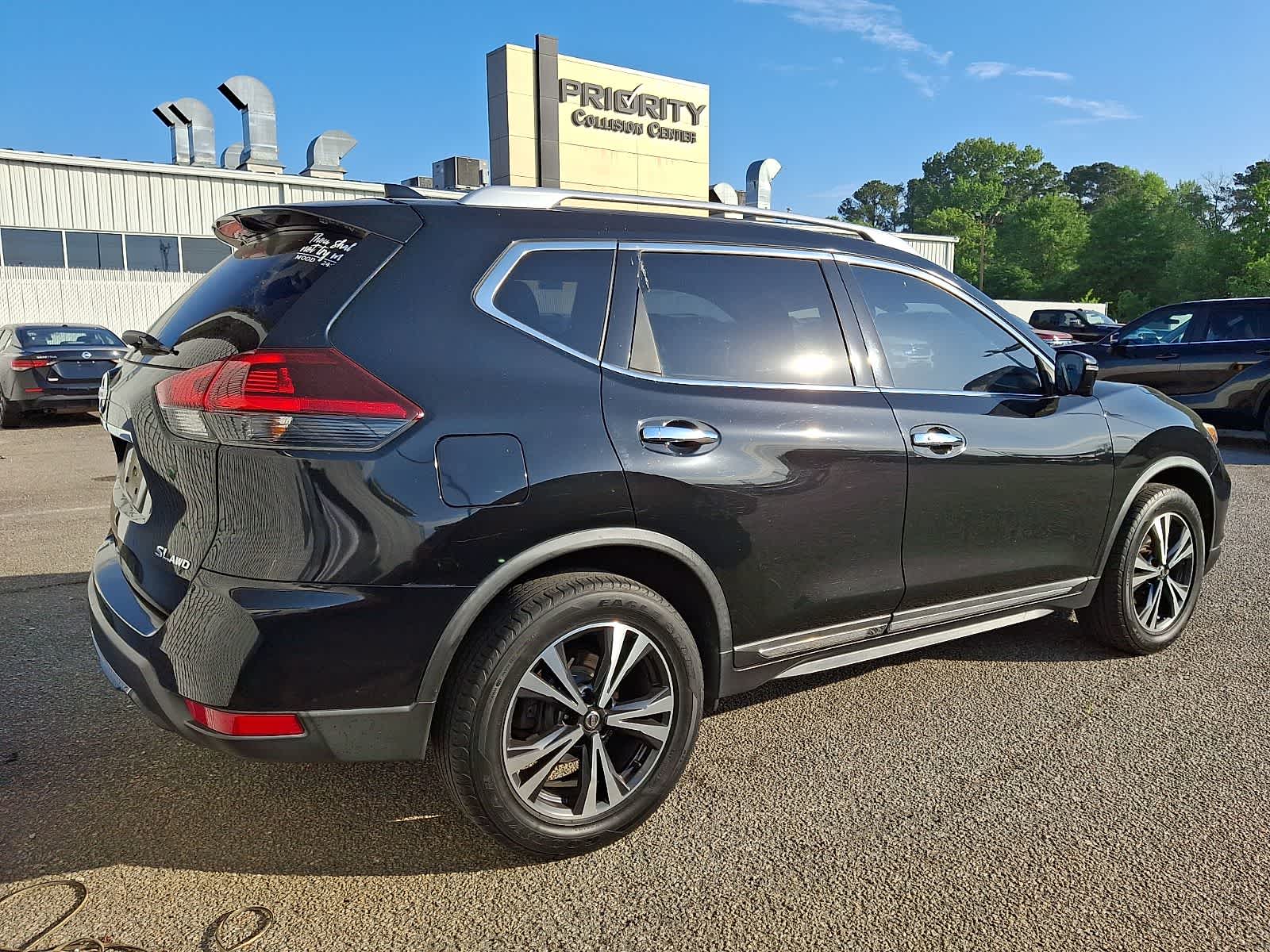 Thumbnail: 2018 Nissan Rogue - 3
