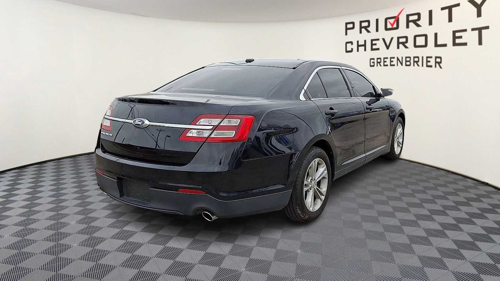 Thumbnail: 2018 Ford Taurus - 8