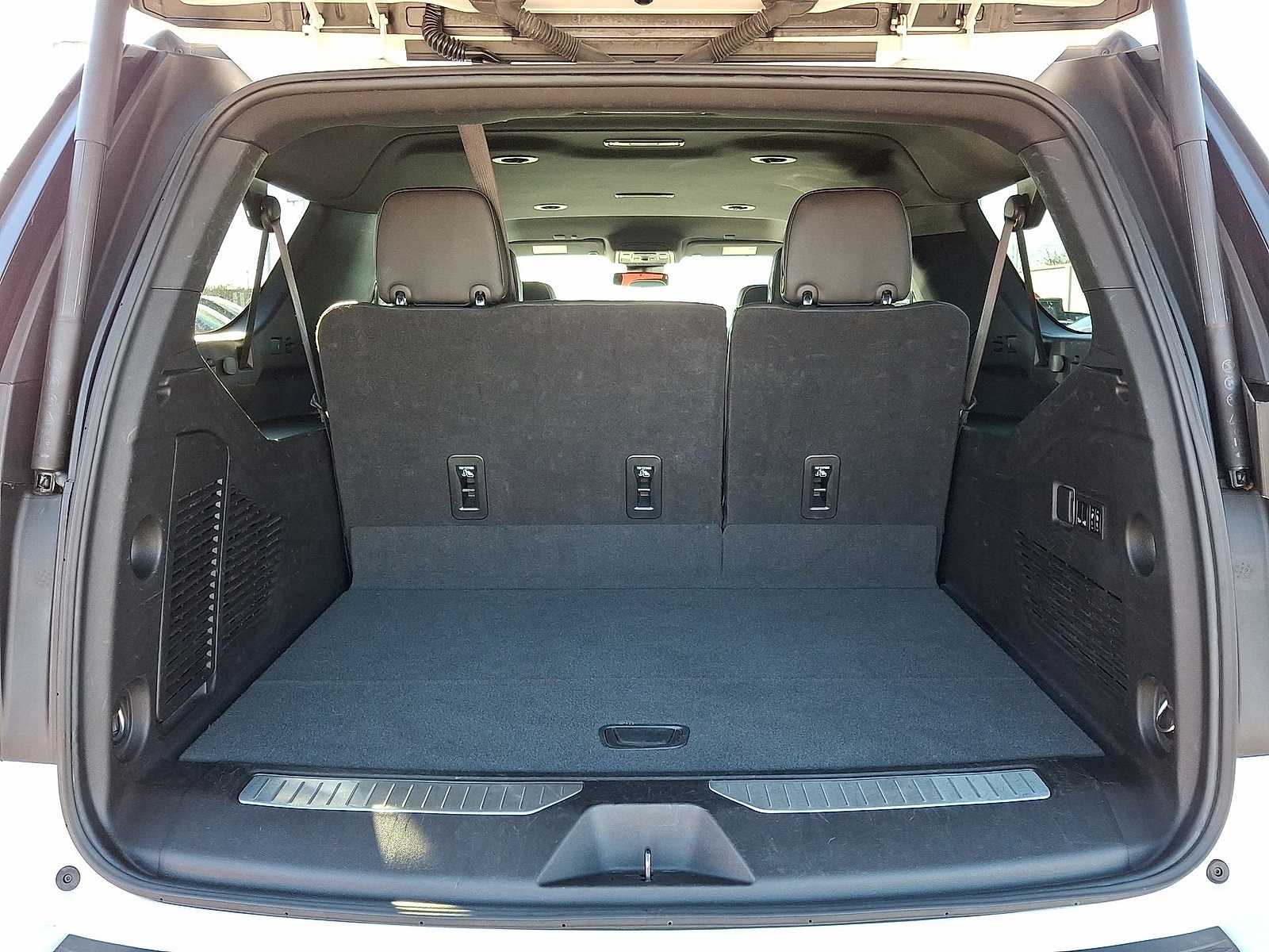 Thumbnail: 2023 Chevrolet Suburban - 31