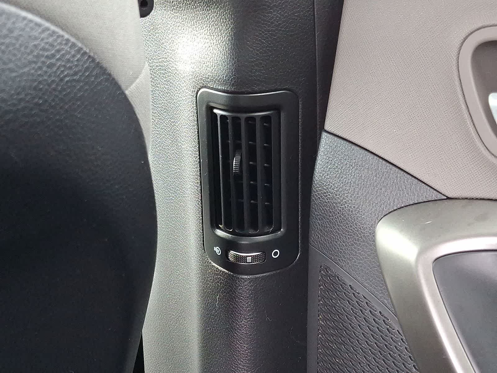 Thumbnail: 2018 Hyundai Santa Fe - 25