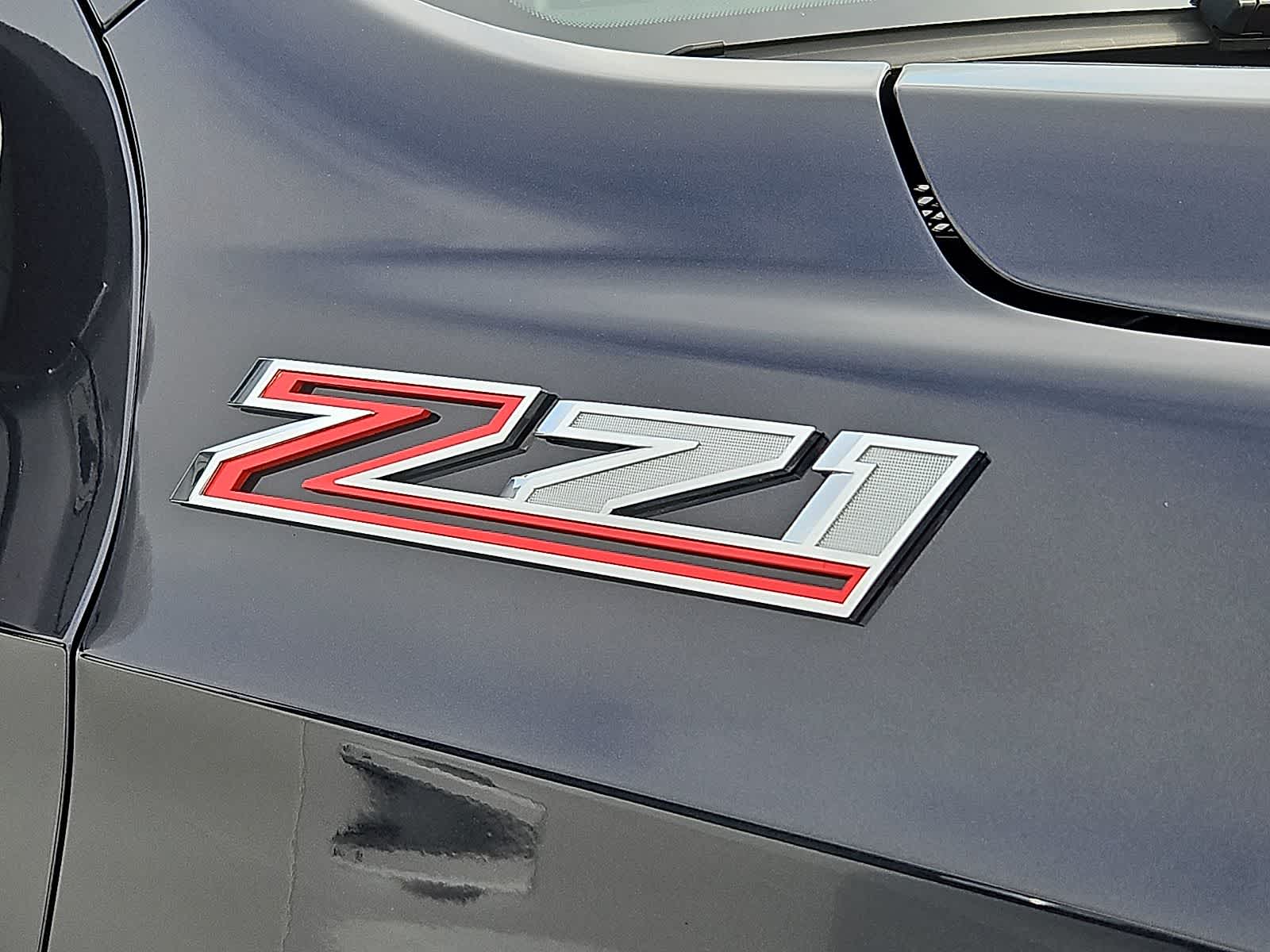 Thumbnail: 2025 Chevrolet Suburban - 3