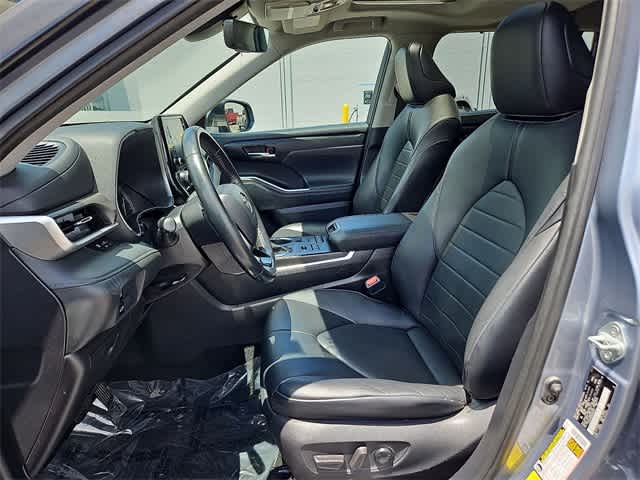 Thumbnail: 2021 Toyota Highlander - 25