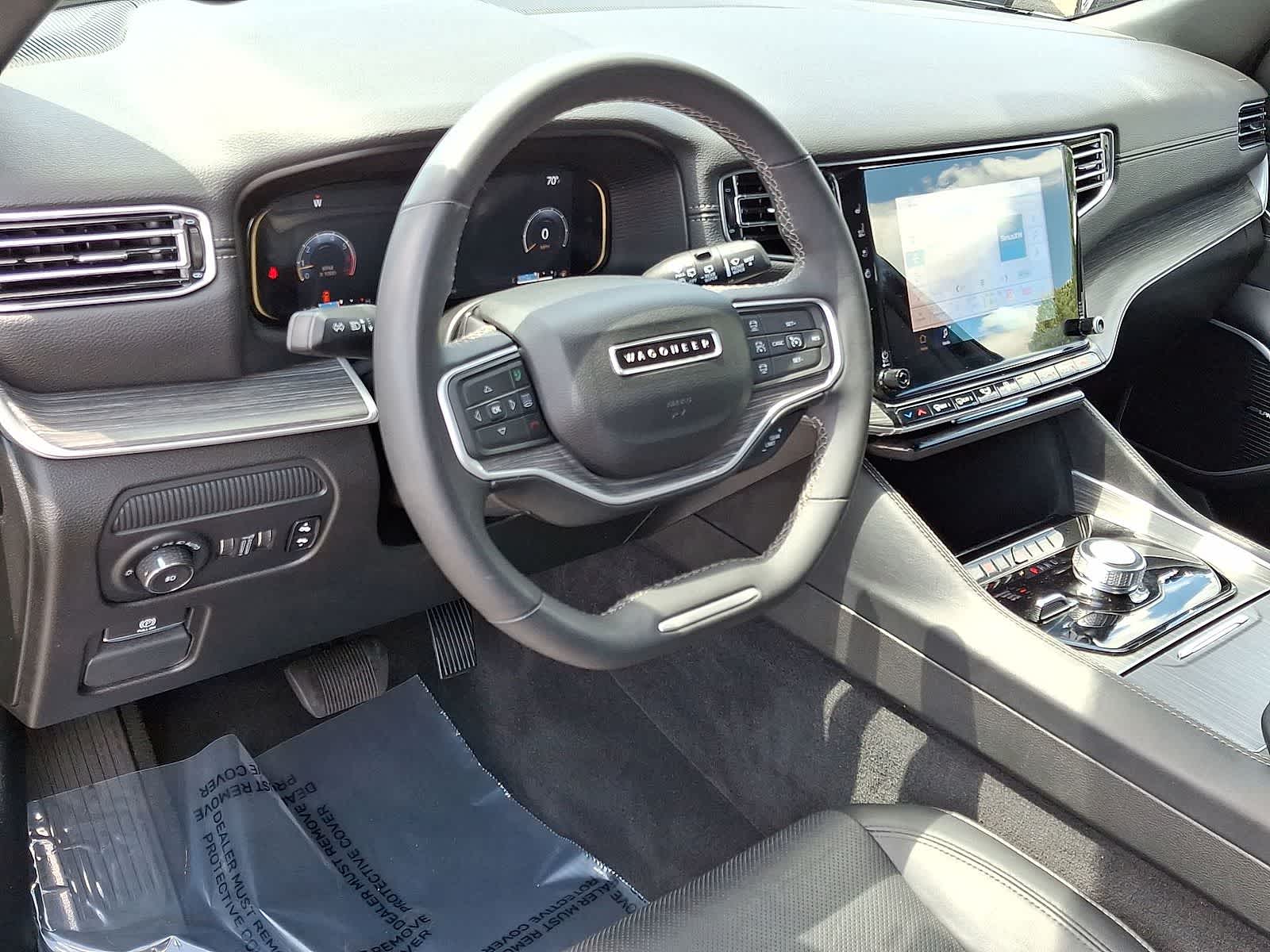 Thumbnail: 2024 Jeep Wagoneer - 16