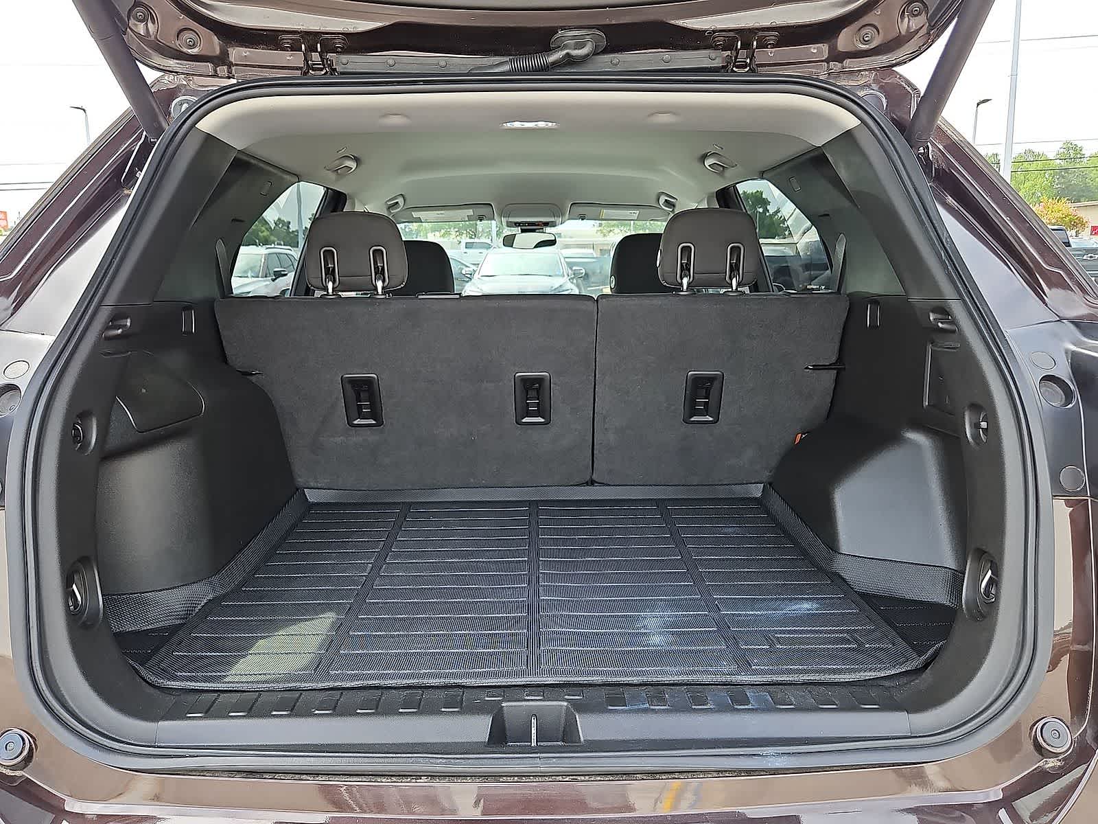 Thumbnail: 2020 Chevrolet Equinox - 30