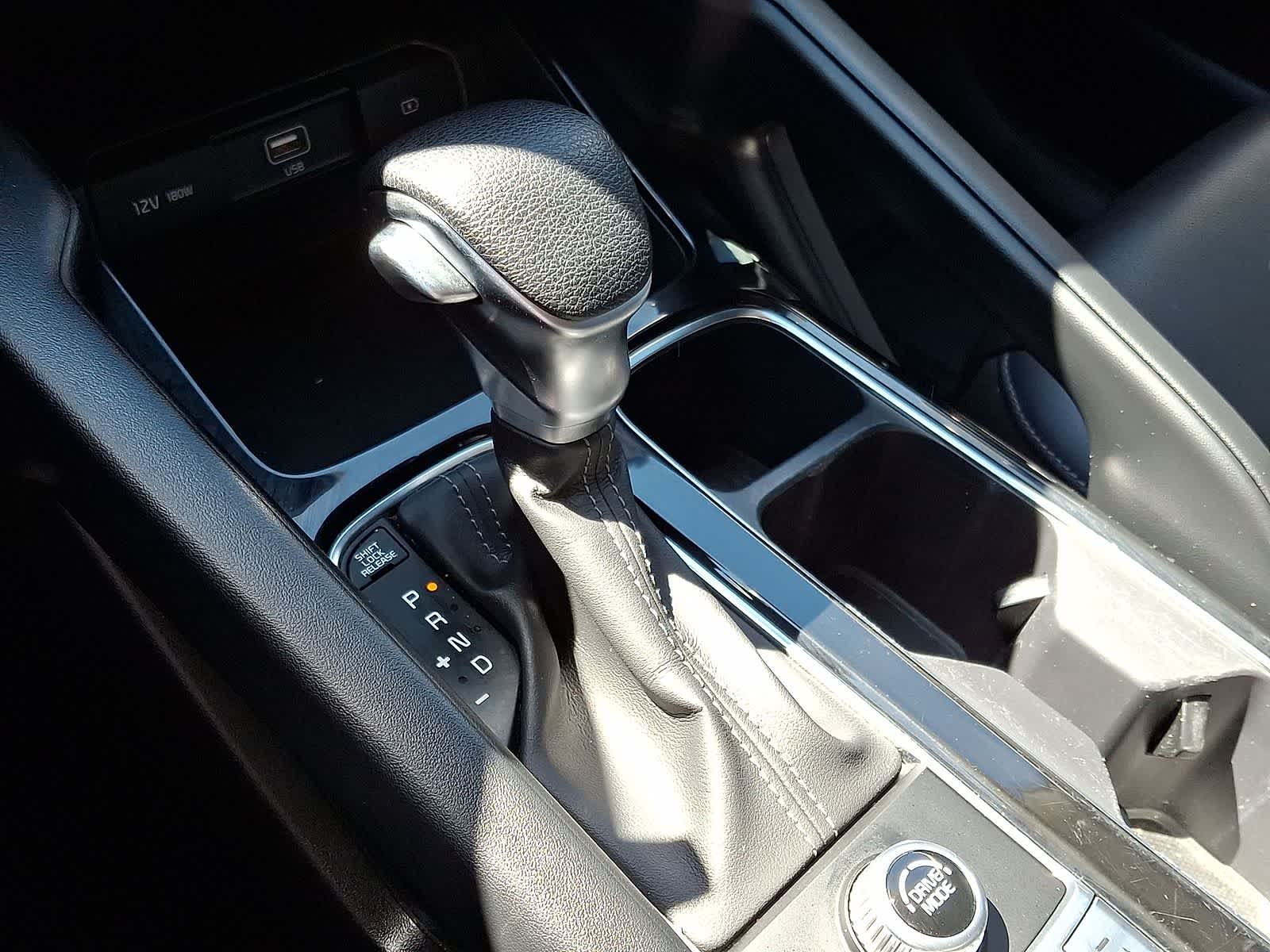 Thumbnail: 2022 Kia Telluride - 22