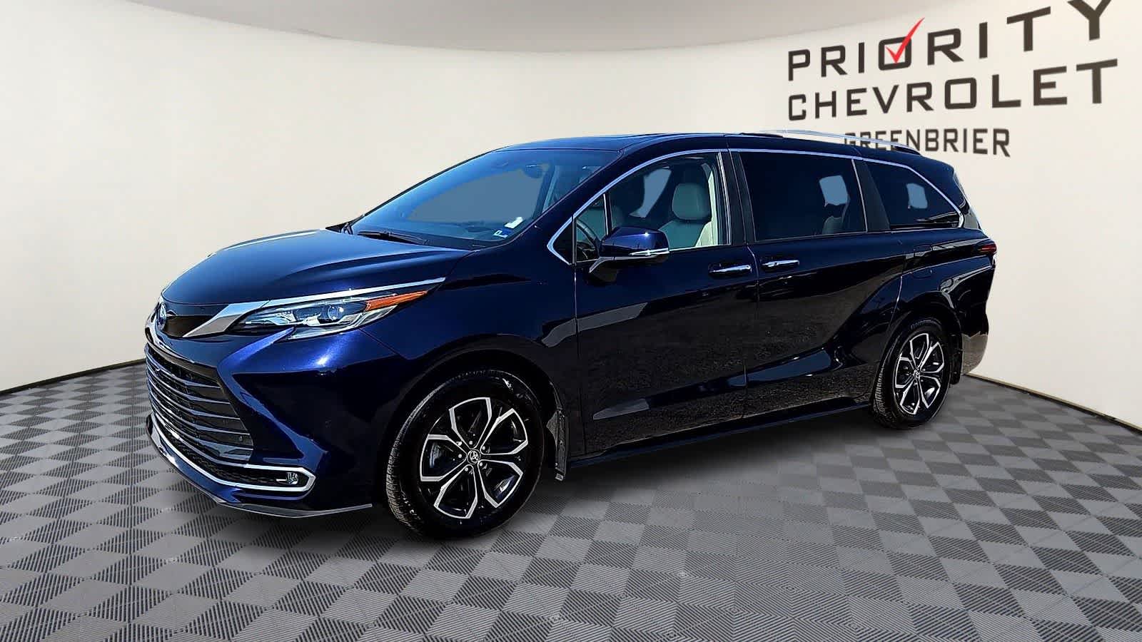 Thumbnail: 2025 Toyota Sienna - 4