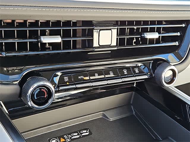 Thumbnail: 2026 Chevrolet Suburban - 15