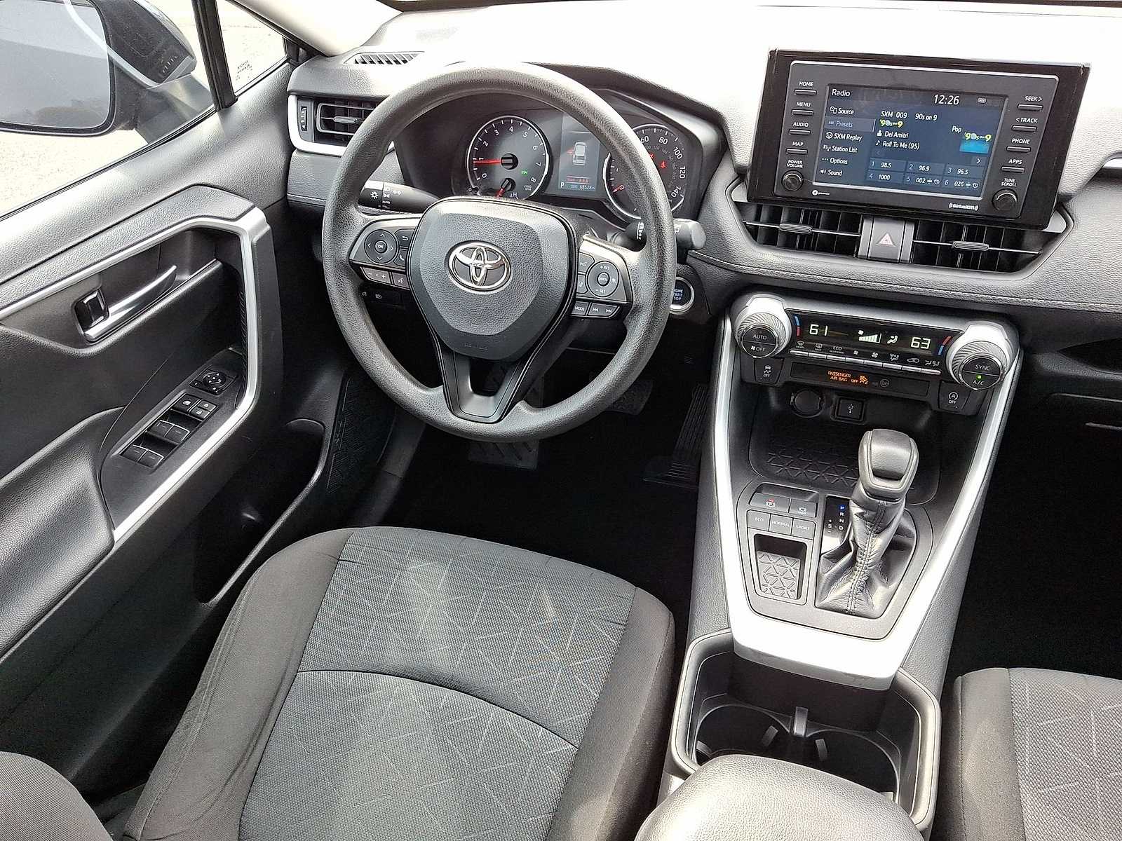 Thumbnail: 2022 Toyota RAV4 - 10