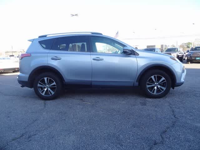 Thumbnail: 2017 Toyota RAV4 - 7