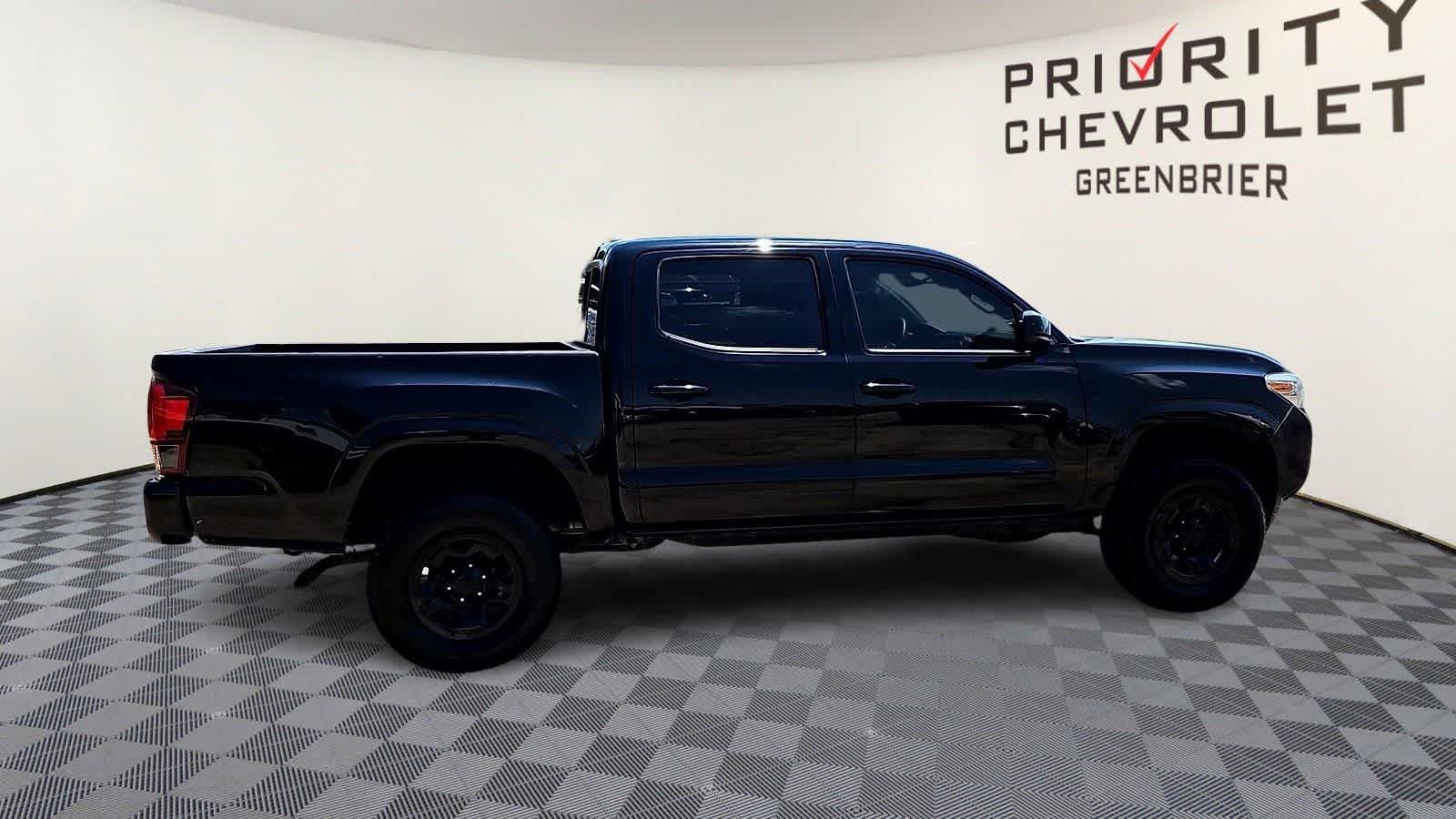 Thumbnail: 2023 Toyota Tacoma - 9