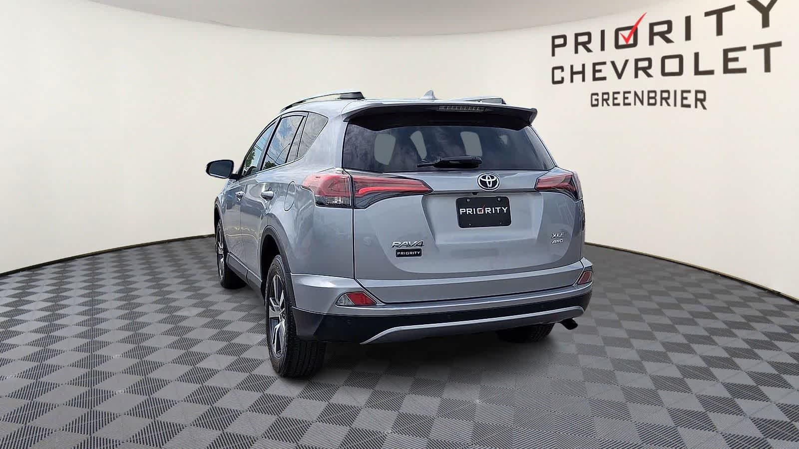 Thumbnail: 2018 Toyota RAV4 - 7