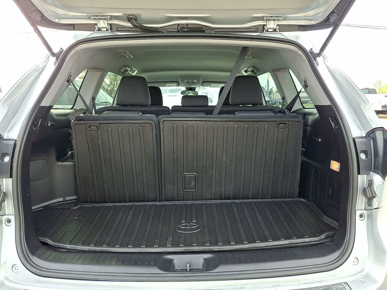 Thumbnail: 2019 Toyota Highlander - 29