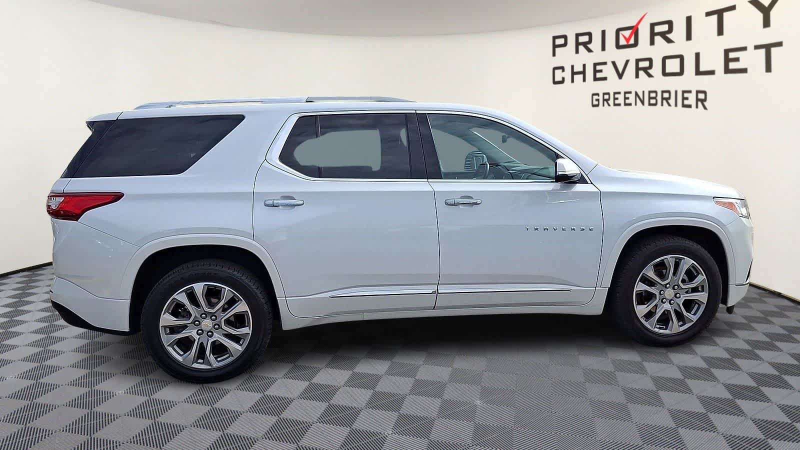 Thumbnail: 2018 Chevrolet Traverse - 9