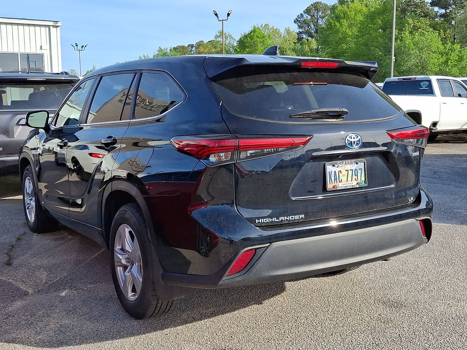 Thumbnail: 2023 Toyota Highlander - 4