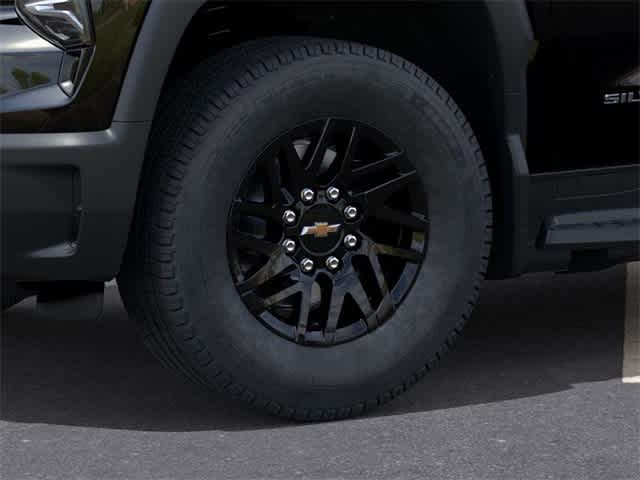 Thumbnail: 2026 Chevrolet Silverado EV - 9