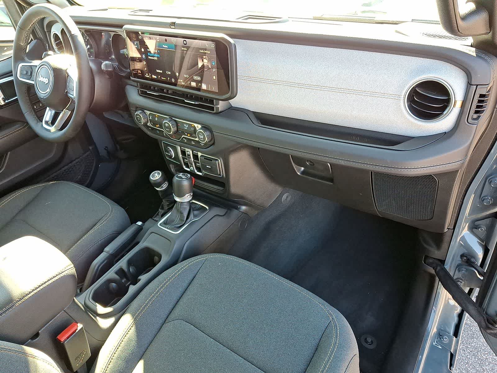 Thumbnail: 2025 Jeep Wrangler - 33