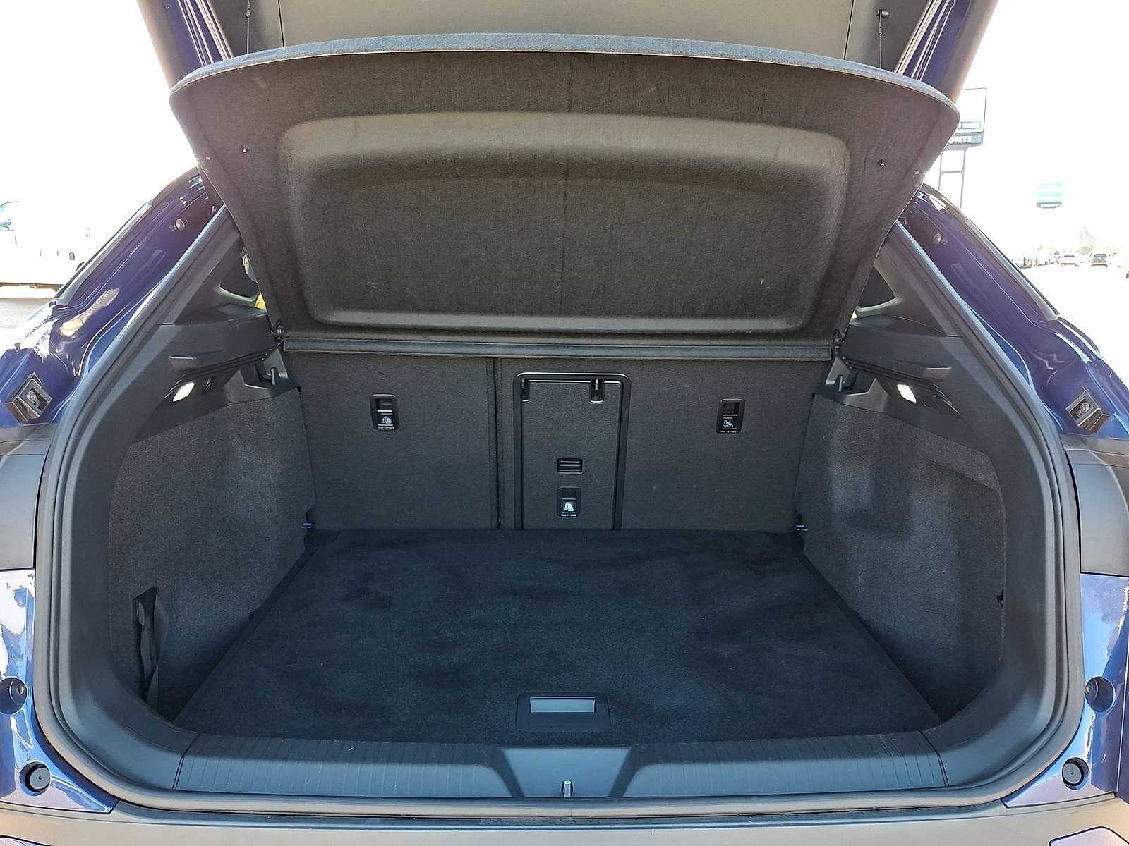 Thumbnail: 2022 Volkswagen ID.4 - 31