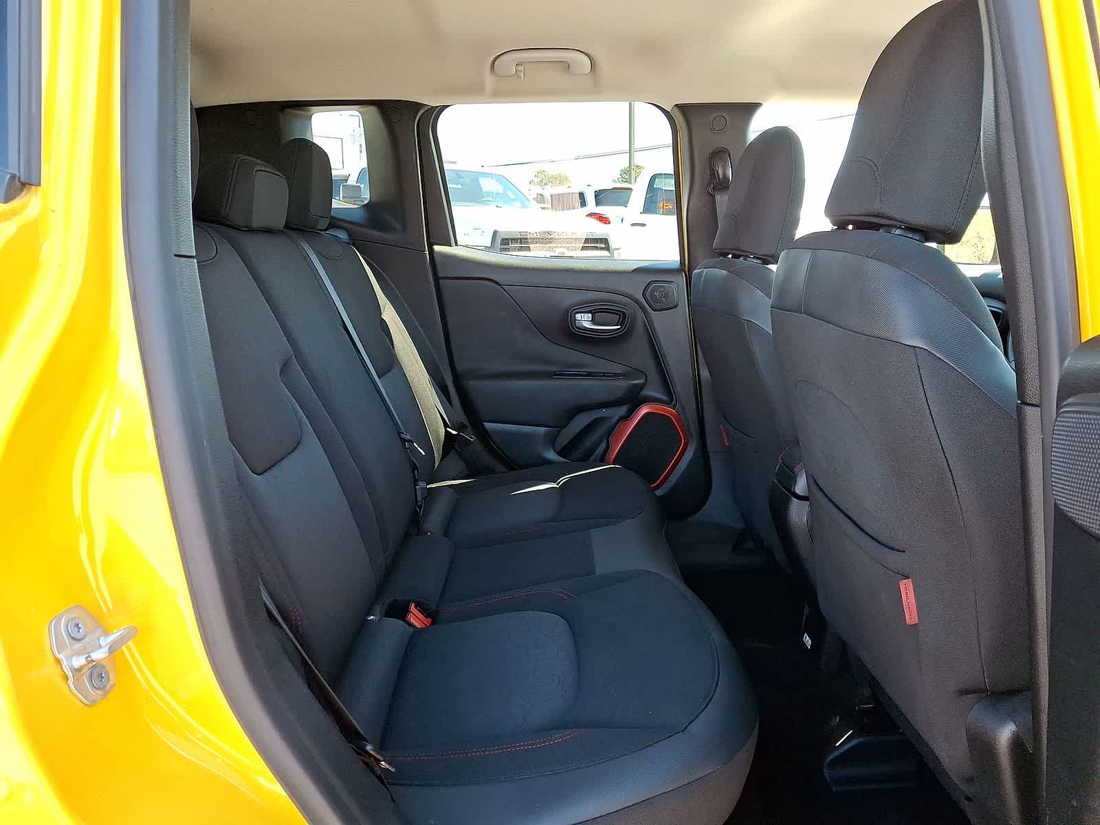 Thumbnail: 2015 Jeep Renegade - 29