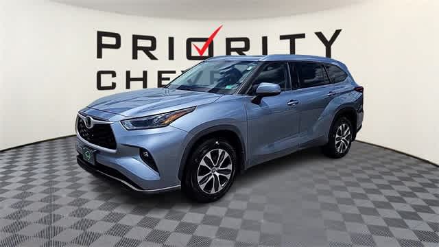 Thumbnail: 2021 Toyota Highlander - 4