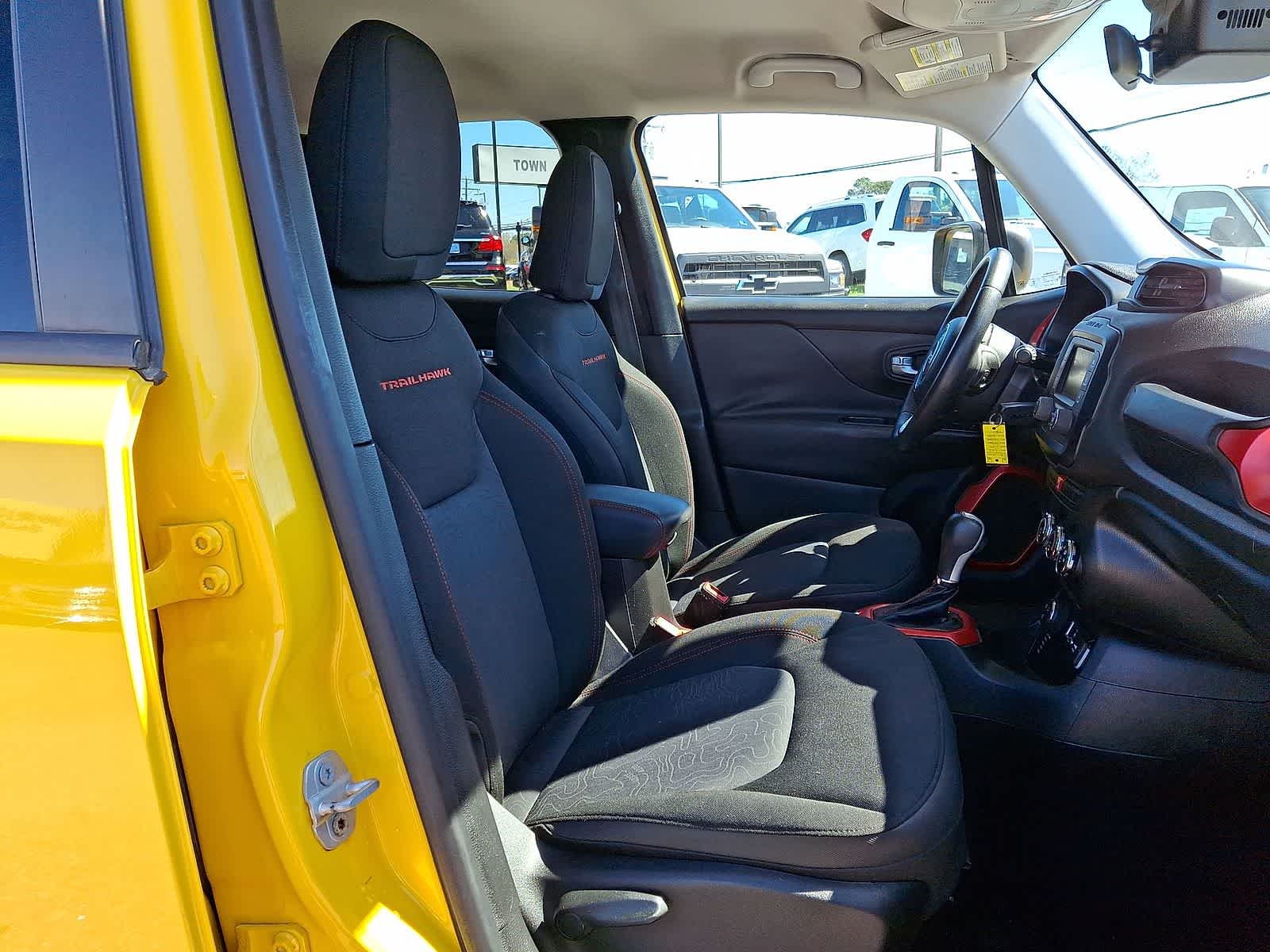 Thumbnail: 2015 Jeep Renegade - 30