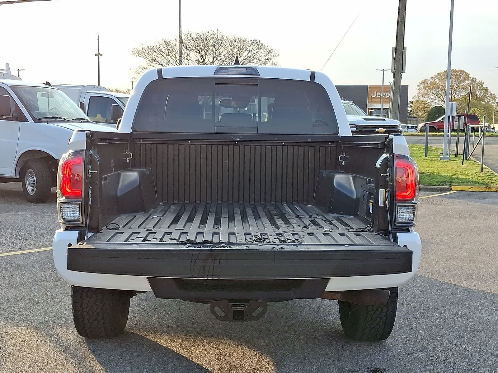 Thumbnail: 2020 Toyota Tacoma - 32