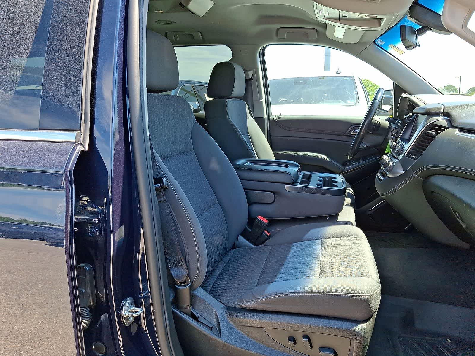 Thumbnail: 2020 Chevrolet Suburban - 31