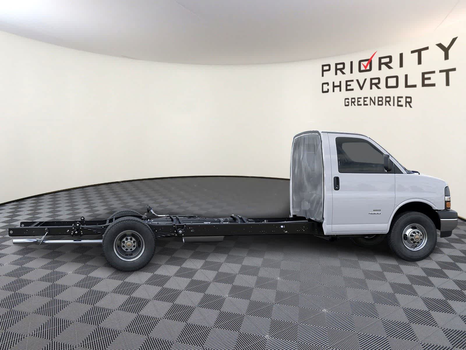 Thumbnail: 2025 Chevrolet Express - 5