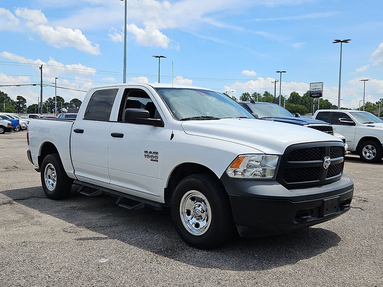 Thumbnail: 2019 RAM 1500 Classic - 2