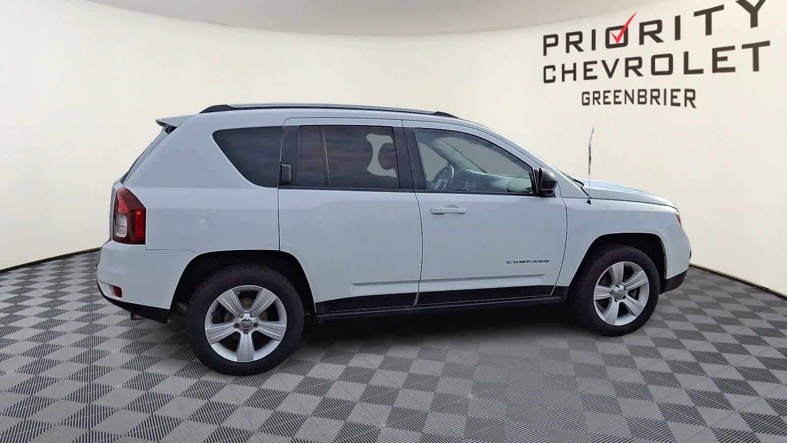 Thumbnail: 2016 Jeep Compass - 9