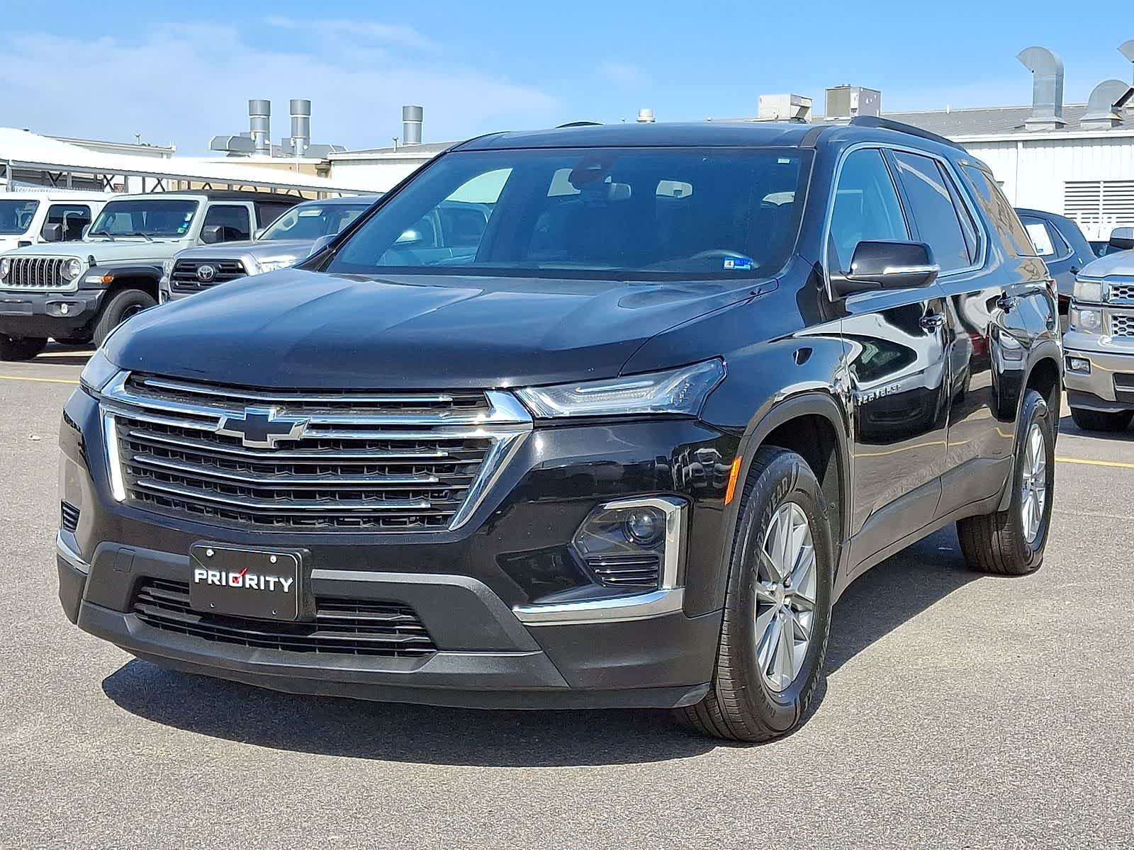 Thumbnail: 2023 Chevrolet Traverse - 15