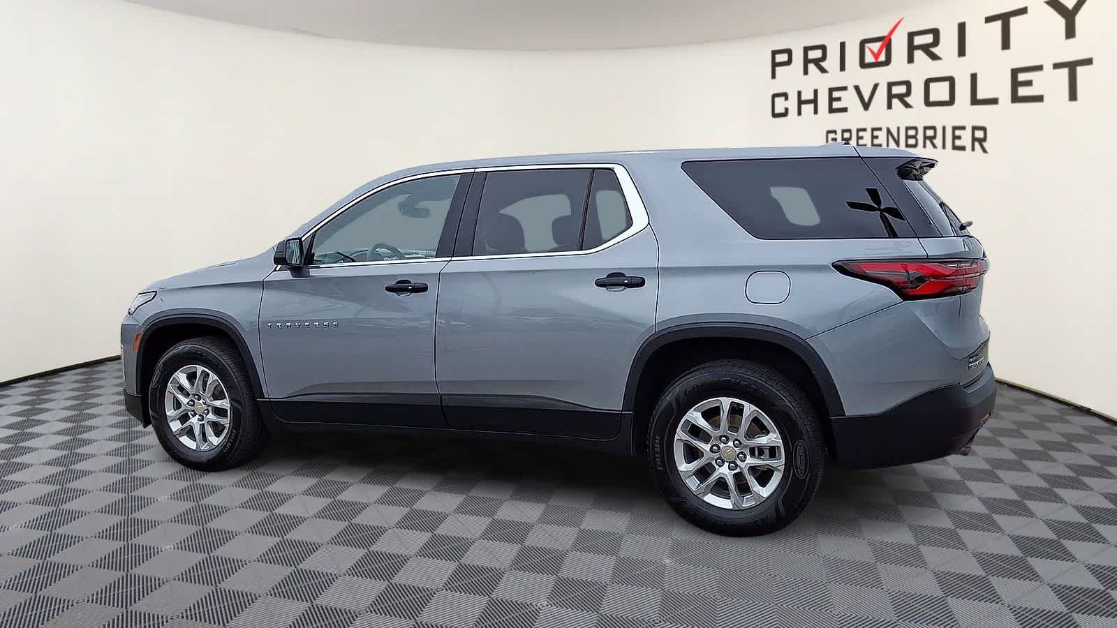 Thumbnail: 2023 Chevrolet Traverse - 6