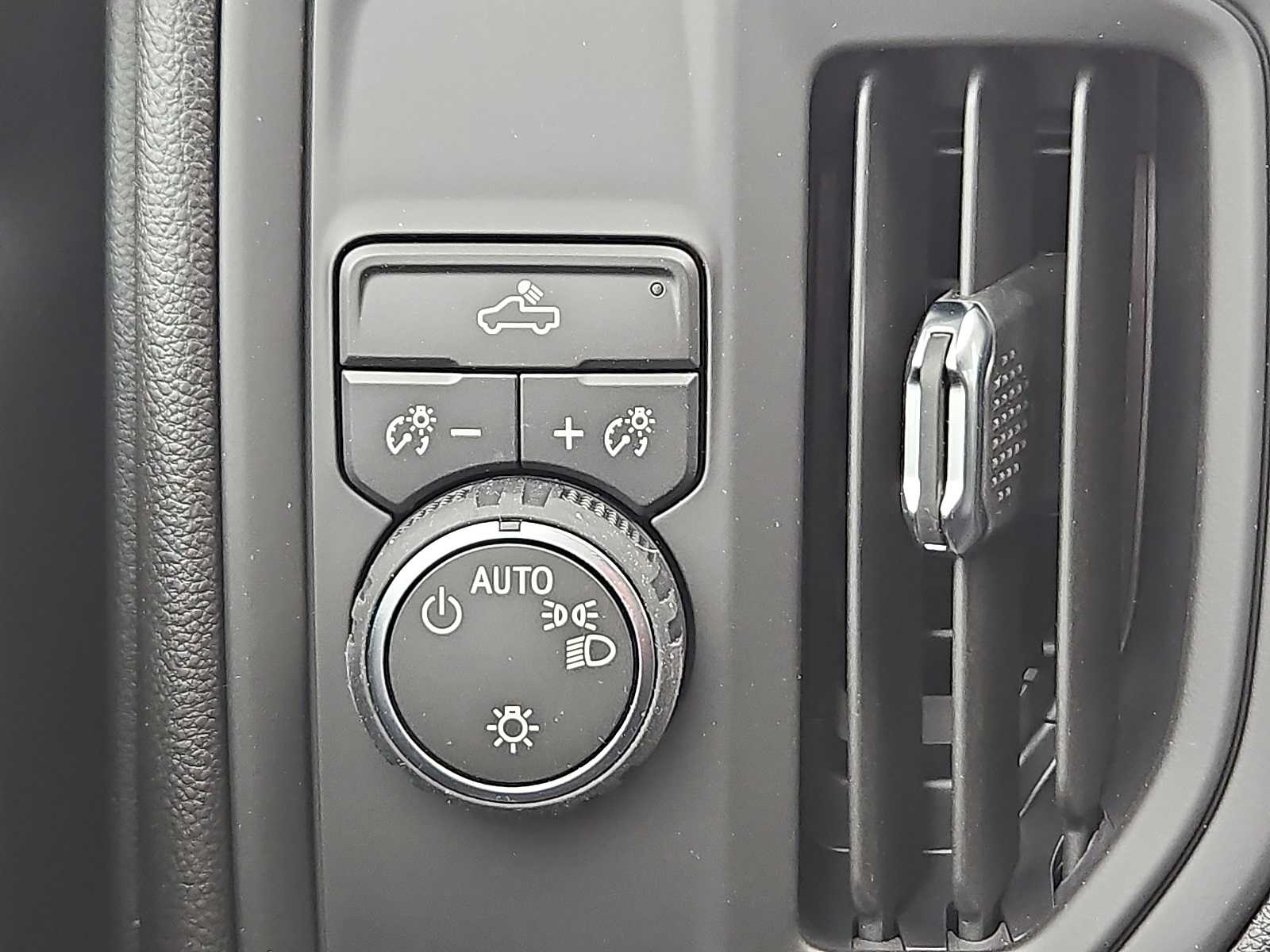 Thumbnail: 2026 Chevrolet Silverado 1500 - 18