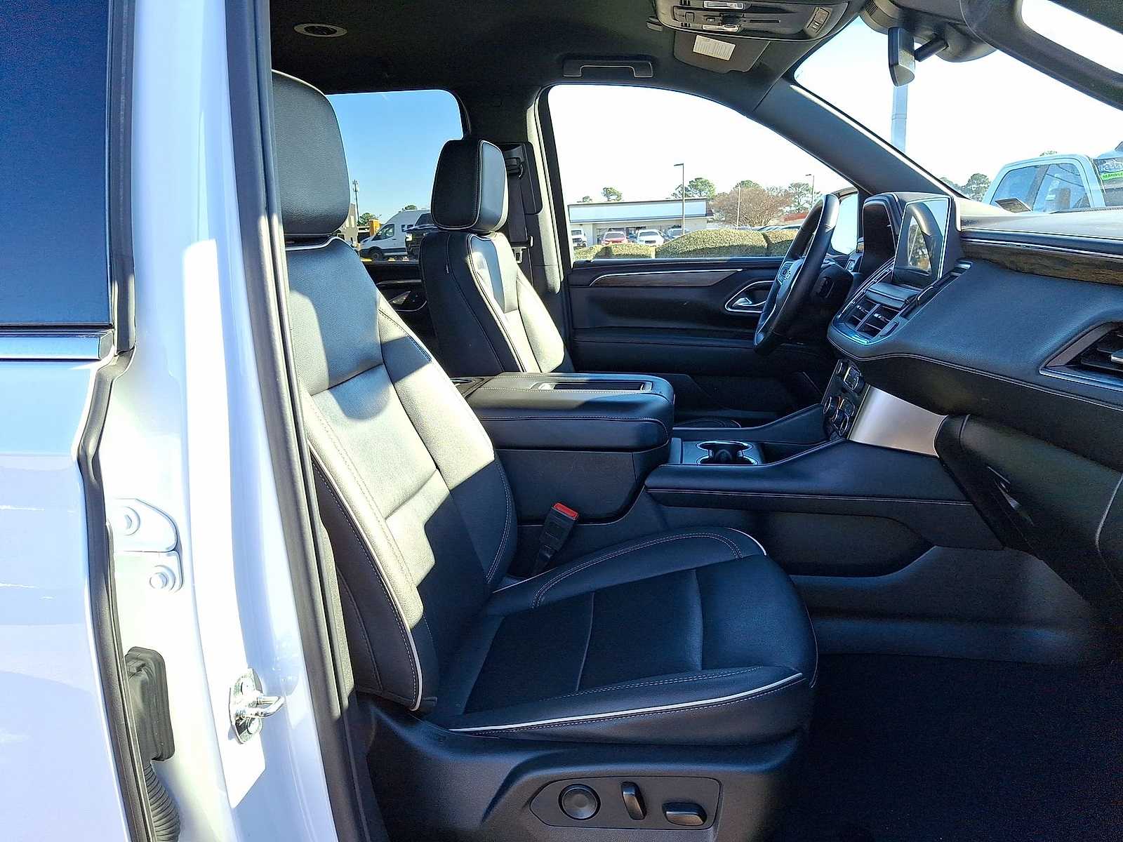 Thumbnail: 2023 Chevrolet Suburban - 33