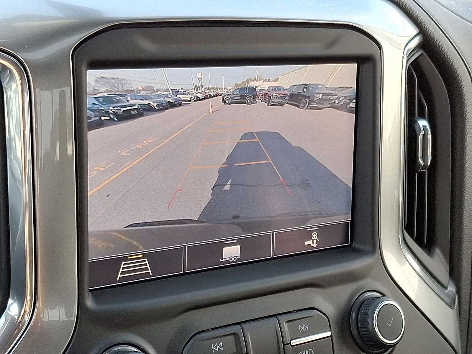 Thumbnail: 2020 Chevrolet Silverado 1500 - 20