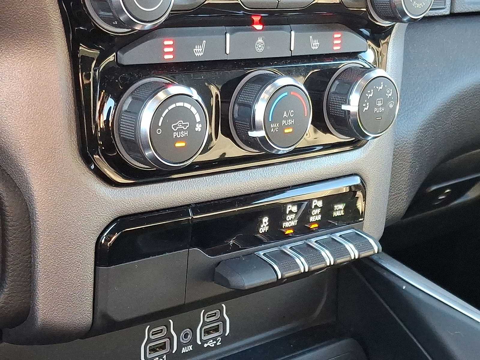 Thumbnail: 2025 RAM 1500 - 23