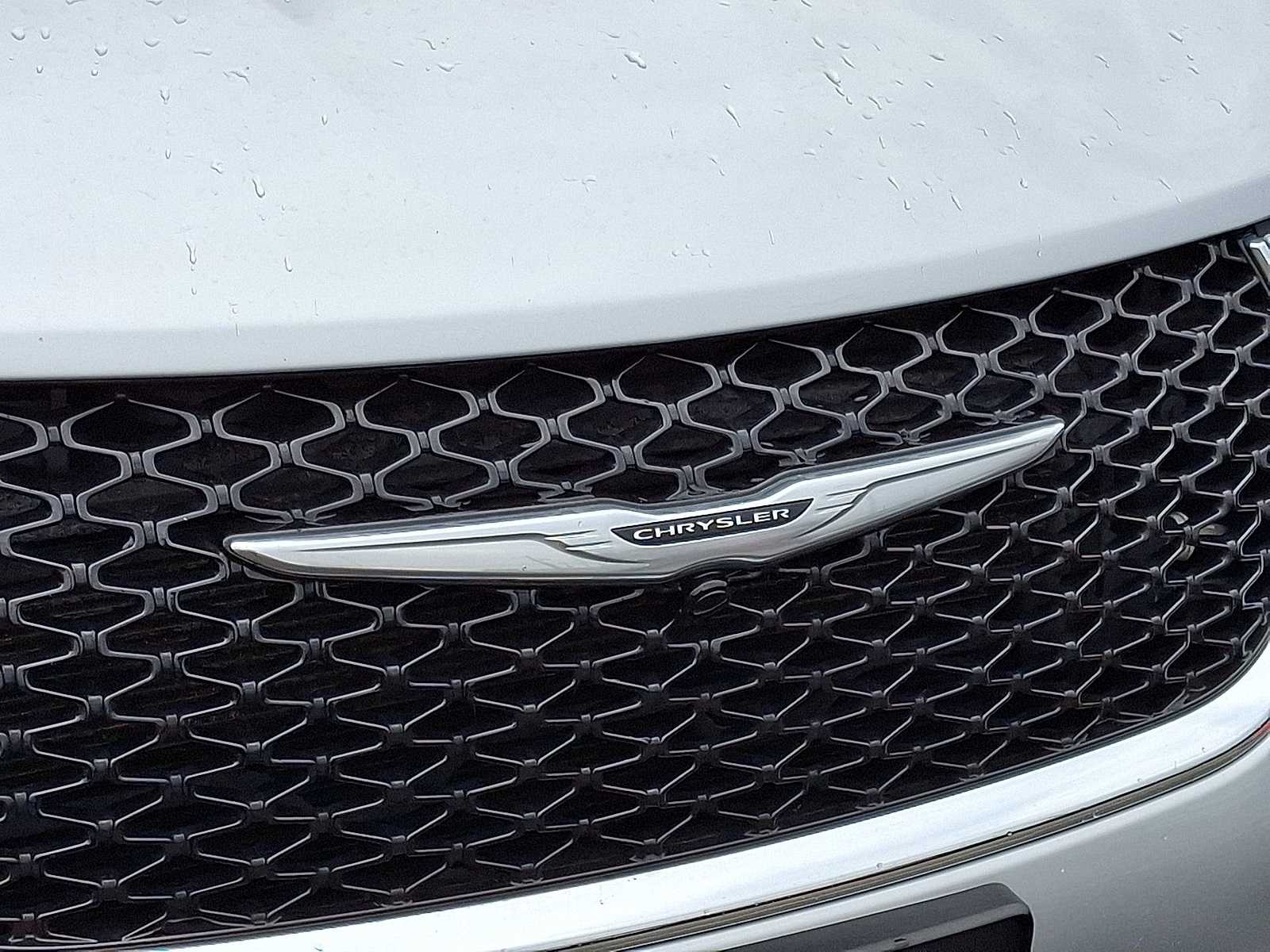 Thumbnail: 2023 Chrysler Pacifica - 27