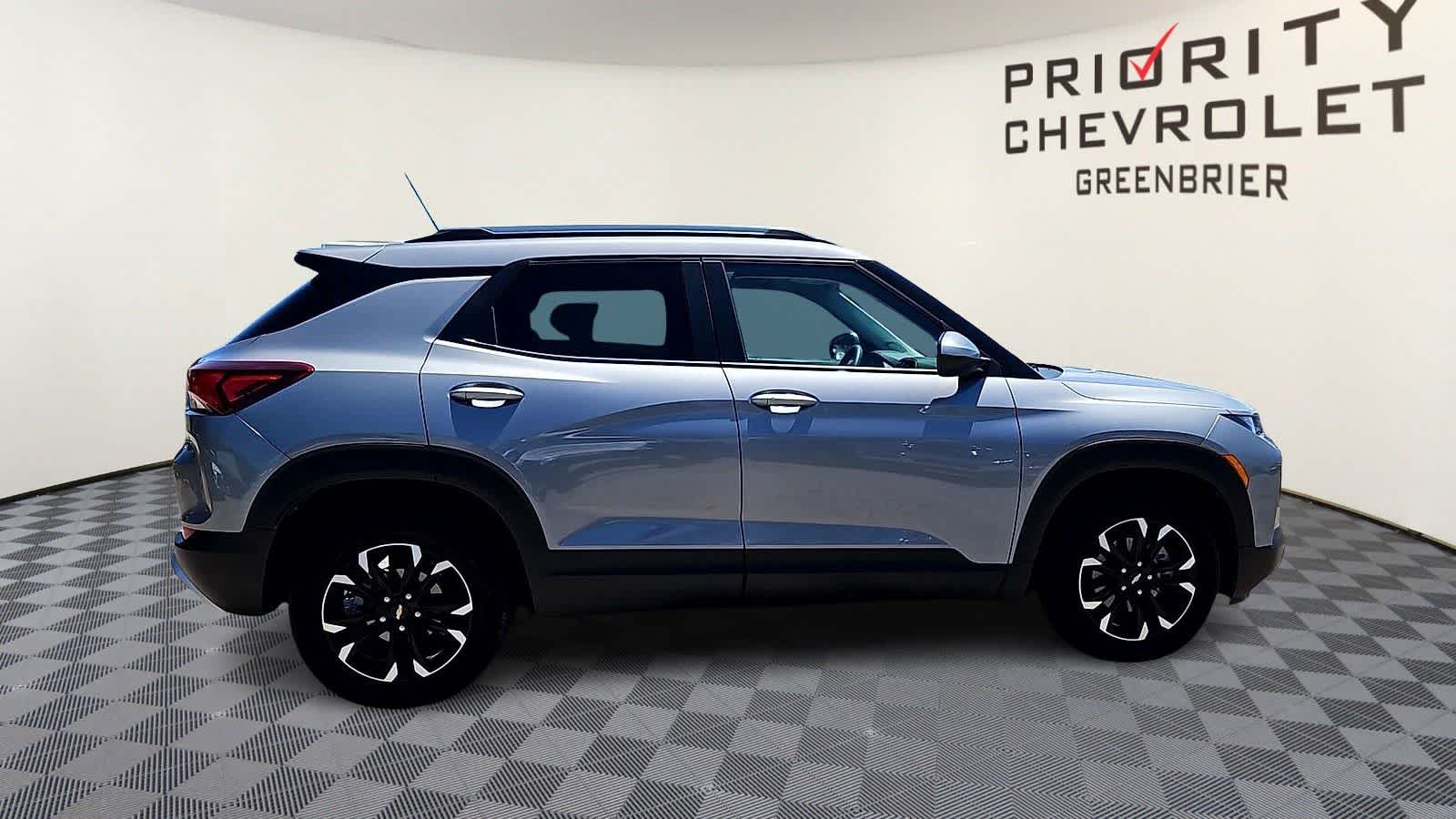 Thumbnail: 2023 Chevrolet TrailBlazer - 8