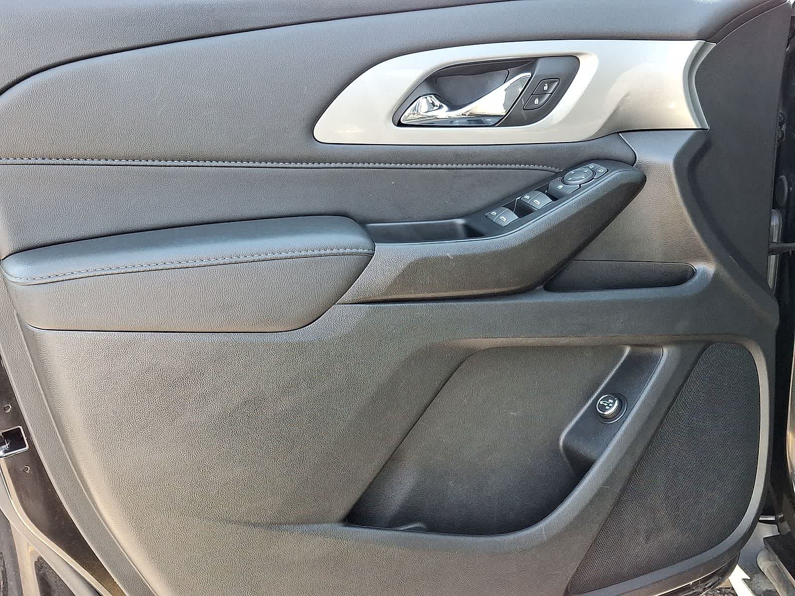 Thumbnail: 2023 Chevrolet Traverse - 27