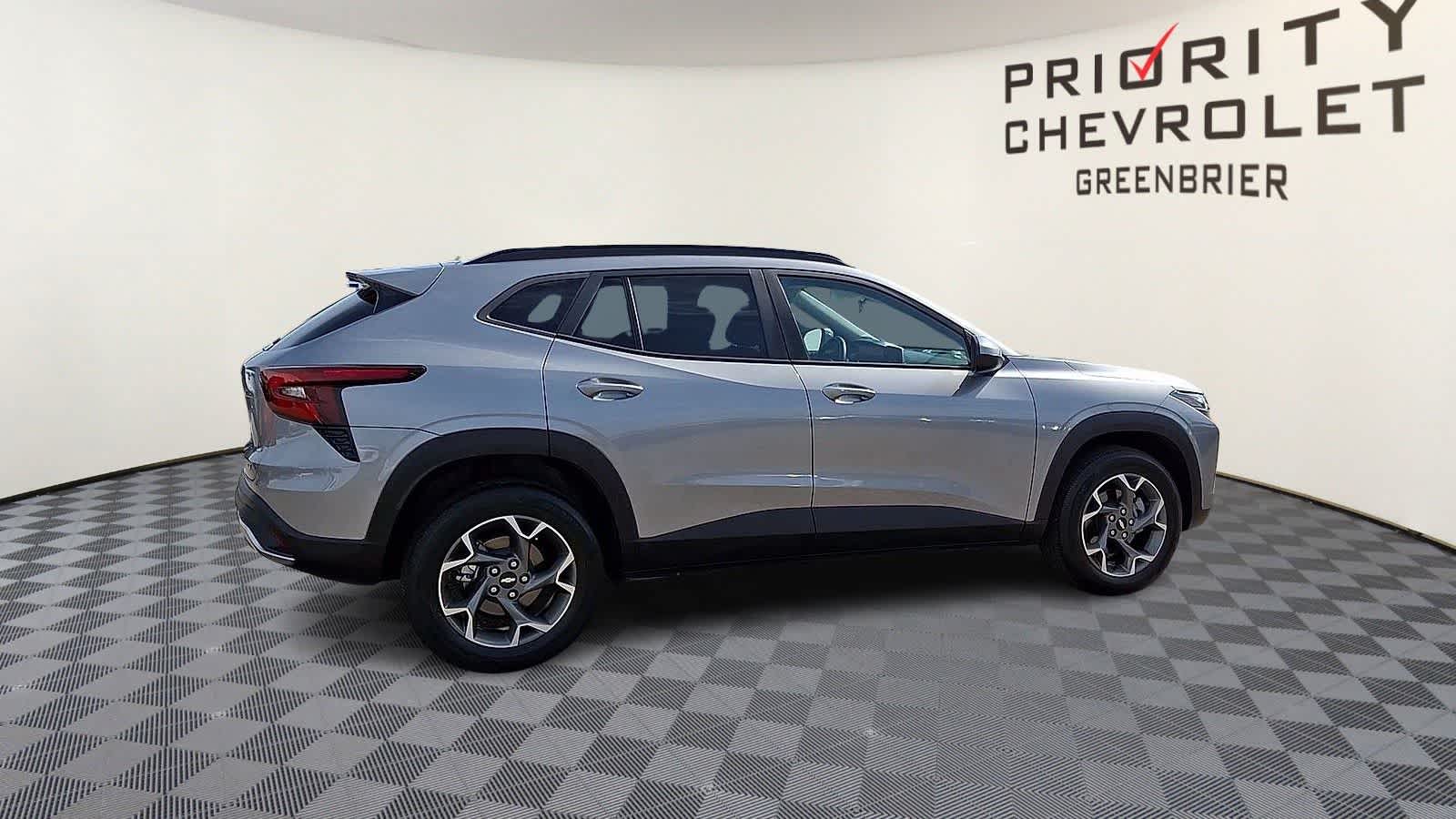 Thumbnail: 2024 Chevrolet Trax - 9